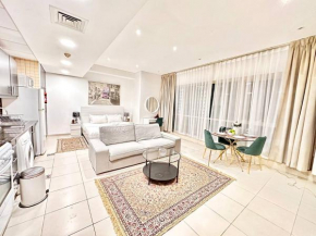 Lovely Newly Furnished Ocean View Studio in Royal Oceanic Tower